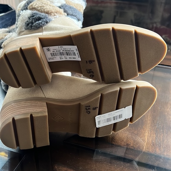 Donald J. Pliner Seneca Suede and Shearling Lug-Sole Boot. - Picture 11 of 14